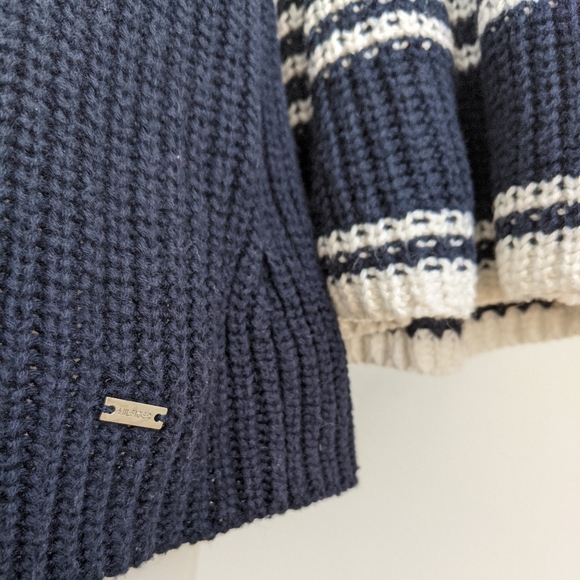 TOMMY HILFIGER Bell Sleeve Sweater, M - Picture 4 of 4